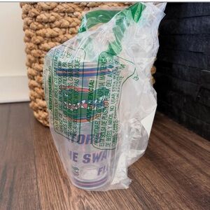 Florida
Gators large plastic cup 22oz tumbler new